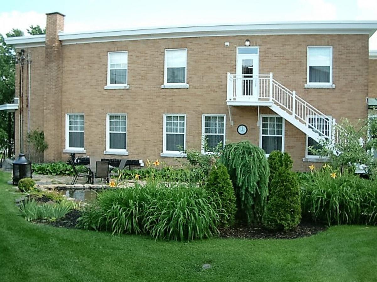 Auberge Le St-Georges Chicoutimi Εξωτερικό φωτογραφία