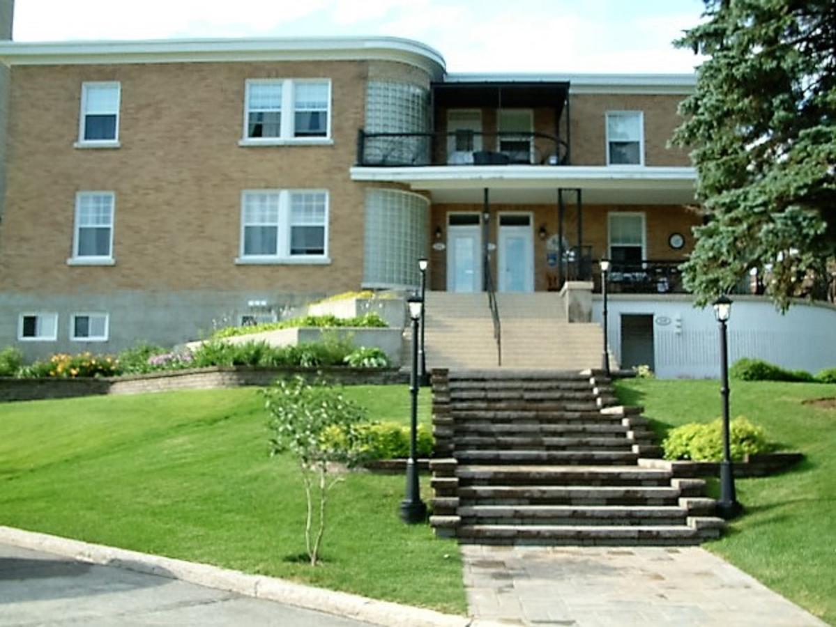 Auberge Le St-Georges Chicoutimi Εξωτερικό φωτογραφία