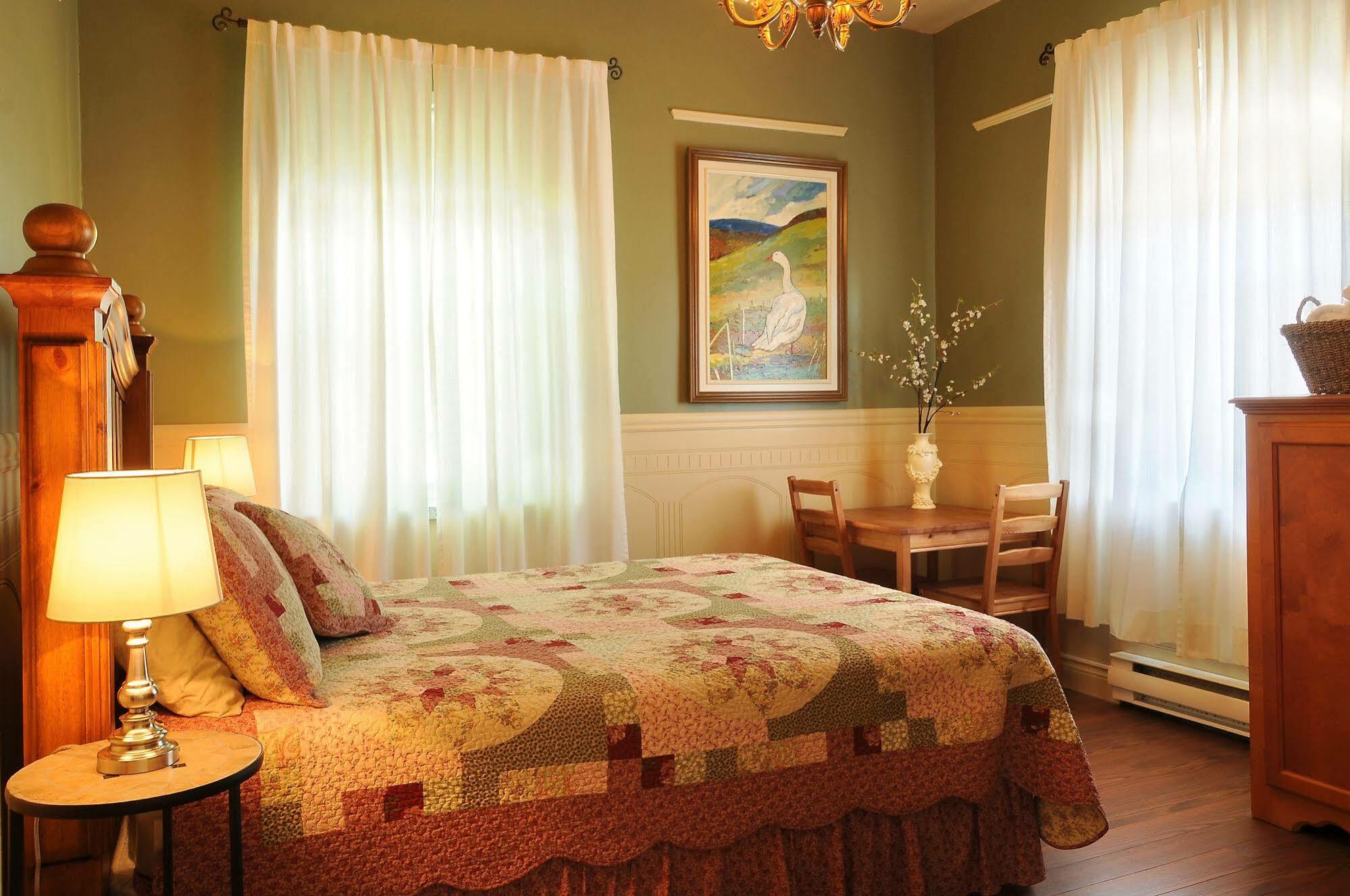 Auberge Le St-Georges Chicoutimi Εξωτερικό φωτογραφία