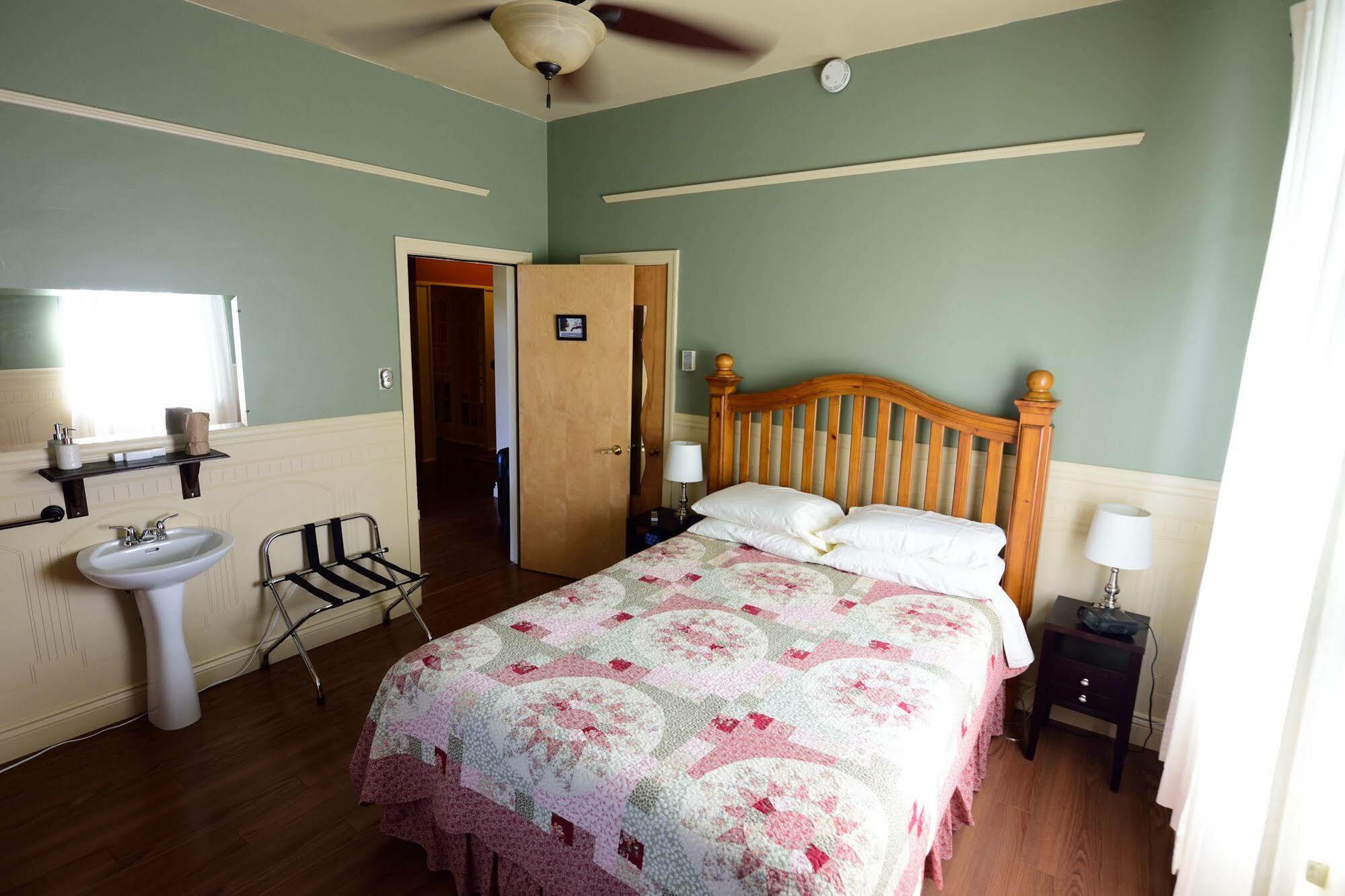 Auberge Le St-Georges Chicoutimi Εξωτερικό φωτογραφία