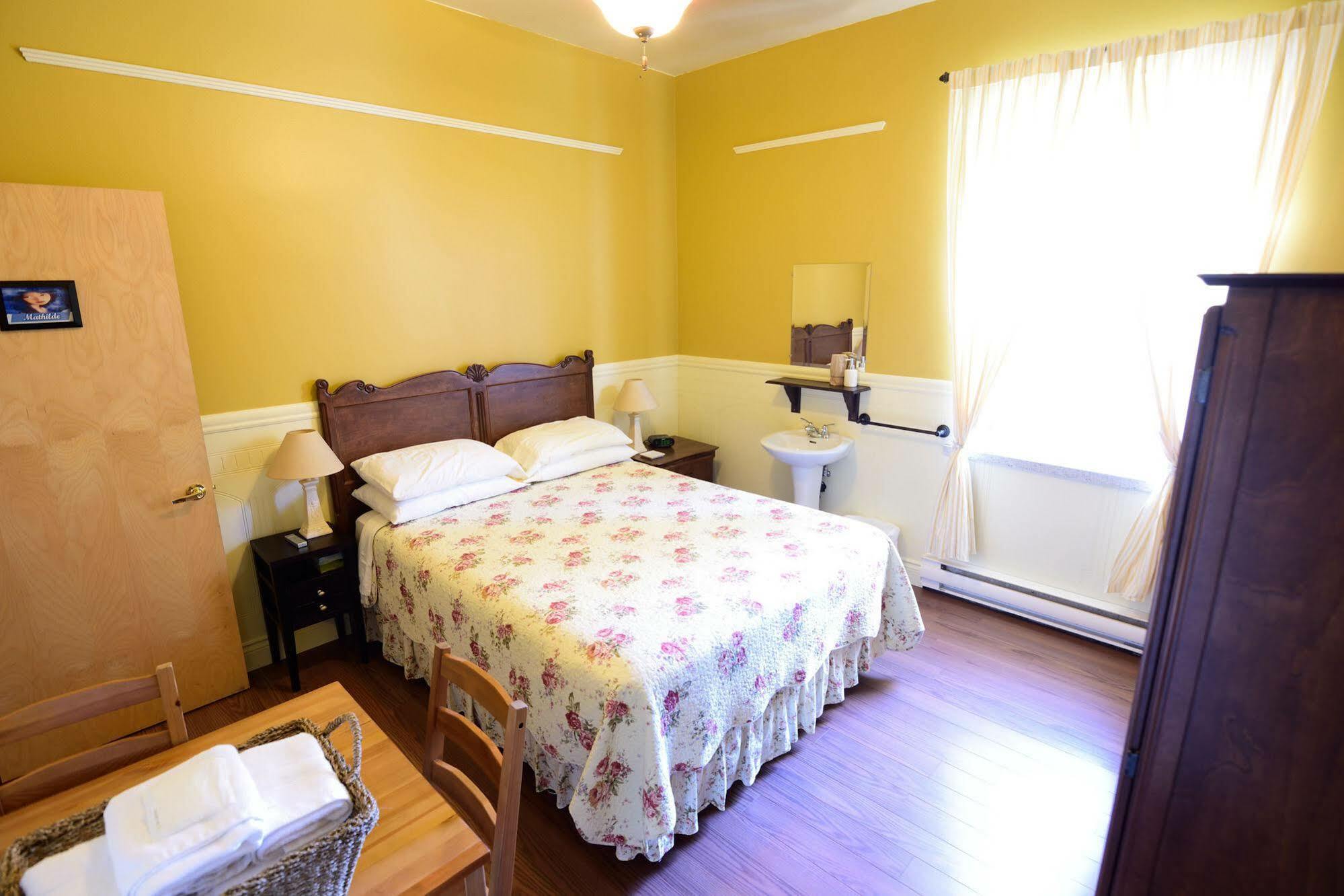 Auberge Le St-Georges Chicoutimi Εξωτερικό φωτογραφία